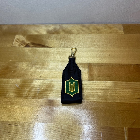 Lug Wicked Oversized Puller - Wickedly Black "W" keychain charm puller - Picture 1 of 4